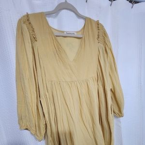 Flowy, yellow tunic